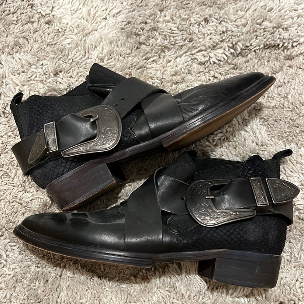 Free People- Size 36 black boot with buckle